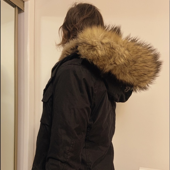 aritzia winter jacket !! - Picture 2 of 3